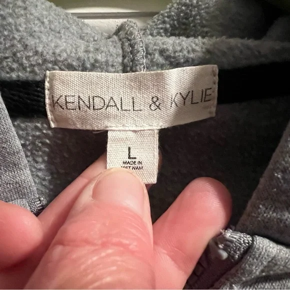 Kendal & Kylie grey solid cropped hooded sweatshirt,Woman’s L - Picture 2 of 6